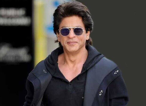   शाहरुख़ खान : बॉलीवुड के किंग, शाहरुख़ खान की पहली कमाई 50 रुपए थी. यह पैसे शाहरुख़ को पंकज उदास के कॉन्सर्ट से मिले थे. ख़बरों की मानें तो इन पैसों से किंग खान आगरा घूमने चले गए थे.