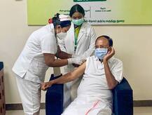 COVID-19 Vaccination Photos: पीएम मोदी-अमित शाह समेत इन बड़े नेताओं ने लगवाया कोरोना का पहला टीका