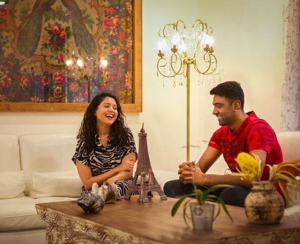 टीम इंडिया के बेहतरीन खिलाड़ी आर अश्विन मद्रासी हैं. वह तमिलनाडु की राजधानी चेन्नई में रहते हैं. (तस्वीरें- Instagram)