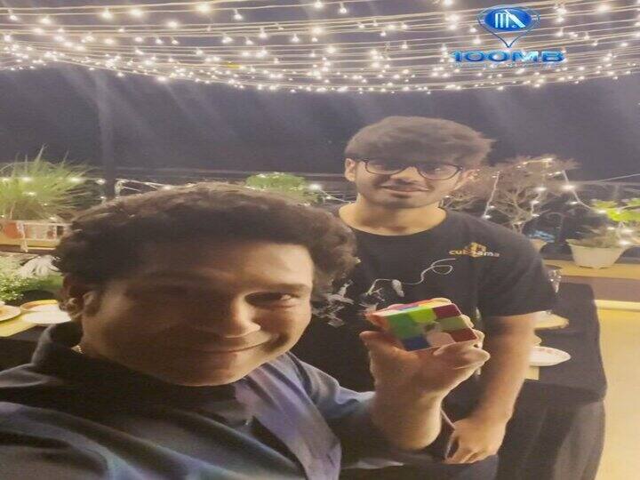 Viral: इस लड़के का टैलेंट देख सचिन तेंदुलकर भी हुए फैन, लड़के के साथ बनाया वीडियो Viral: Sachin Tendulkar also became a fan after watching this boy's talent, a video made with the boy Viral: इस लड़के का टैलेंट देख सचिन तेंदुलकर भी हुए फैन, लड़के के साथ बनाया वीडियो