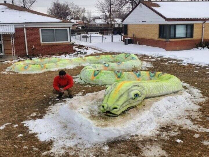 देखिए कहां दिखा ये 23 मीटर लंबा सांप, लोगों की सांसें थम गईं Viral: See the 23 meter long snake made of snow, which will not remove your eyes from seeing देखिए कहां दिखा ये 23 मीटर लंबा सांप, लोगों की सांसें थम गईं