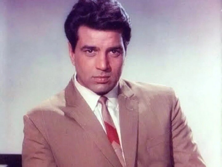 when dharmendra was upset with hrishikesh mukherjee, know what he did किस्सा: जब ऋषिकेश मुखर्जी से नाराज होकर नशे में धुत Dharmendra ने कर दी थी ऐसी हरकत