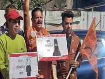 बुर्के को आतंकियों के ढाल बनाने से सुरक्षा एजेंसियां चिंतित, जम्मू कश्मीर में शिवसेना ने की बैन की मांग