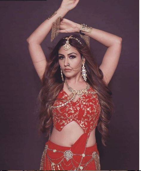 कृष्मा का ये नागिन लुक एक बार फिर सुरभि चंदना के नागिन लुक की याद ताज कर रहा है.