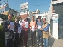 गाजियाबाद: 250 फैक्ट्रियों पर लटकी ध्वस्तीकरण की तलवार, भड़के व्यापारी बोले-हमारा शोषण हो रहा है