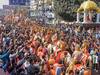 Haridwar Kumbh 2021: धूमधाम से निकली निरंजनी अखाड़े की पेशवाई, हेलीकॉप्टर से की गई फूलों की बारिश