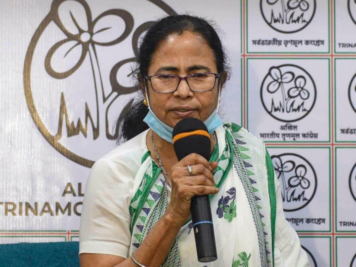West Bengal Election 2021 Habibpur TMC Candidate Sarla Murmu Resigns From Party Join BJP ANN Bengal Elections: ममता को झटका, टिकट मिलने के बावजूद सरला मुर्मू ने छोड़ी TMC, अब BJP ने बनाया उम्मीदवार
