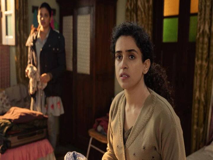 पगलेट(Paglait) - सान्या मल्होत्रा की ये फिल्म थियेटर में नहीं लेकिन ओटीटी पर रिलीज़ होने जा रही है. 26 मार्च को ये नेटफ्लिक्स पर रिलीज़ होगी. जिसमें पहली बार सान्या काफी गंभीर रोल निभाने जा रही हैं. वो विधवा महिला का किरदार प्ले कर रही हैं. अगर आप सान्या के फैन है तो इस बार होली से ठीक पहले रिलीज़ होने जा रही ये फिल्म आुपके लिए ट्रीट साबित होगी. (Source - Social Media)