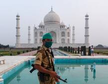ताजमहल में बम की खबर निकली फर्जी, नौकरी ना मिलने से परेशान युवक ने किया था फोन, पूछताछ जारी