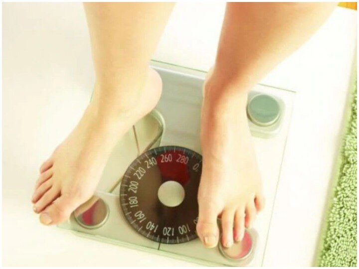Why does women gain weight after 40 years? Know about some main reasons 40 साल की उम्र के बाद महिलाओं का वजन क्यों ज्यादा हो जाता है? जानिए प्रमुख वजहों के बारे में
