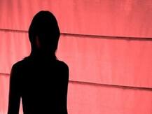 महाराष्ट्र में होस्टल की छात्राओं के जबरदस्ती कपड़े उतवारकर पुलिसवालों ने करवाया डांस, BJP ने बताया धब्बा, एक्शन में उद्धव सरकार