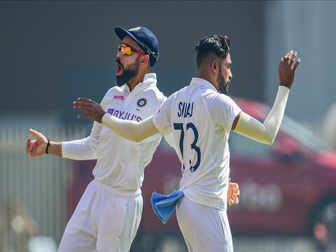 IND vs ENG 4th Test: इंग्लैंड की शुरुआत खराब रही, लंच तक तीन विकेट पर बनाए 74 रन IND vs ENG 4th Test: इंग्लैंड की शुरुआत खराब रही, लंच तक तीन विकेट पर बनाए 74 रन