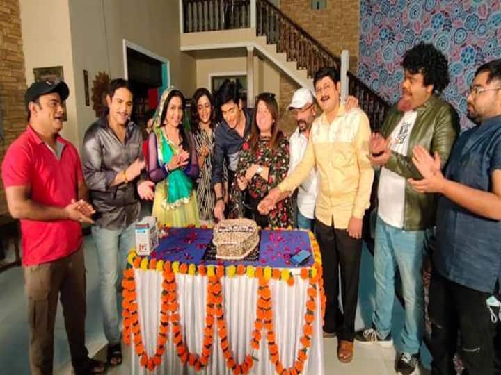 Bhabi Ji Ghar Par Hain शो को आज पूरे हुए 6 साल, शूटिंग सेट पर दिखा जश्न का माहौल Bhabi Ji Ghar Par Hain show completed for 6 years today Bhabi Ji Ghar Par Hain शो को आज पूरे हुए 6 साल, शूटिंग सेट पर दिखा जश्न का माहौल