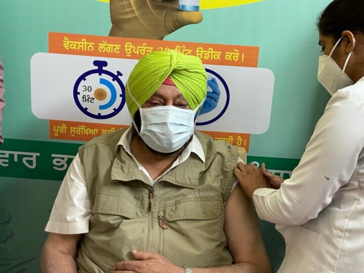 punjab cm Capt Amarinder Singh take corona vaccine says need to come together to defeat Covid कैप्टन अमरिंदर सिंह ने ली कोरोना वैक्सीन की पहली डोज, कही ये बड़ी बात