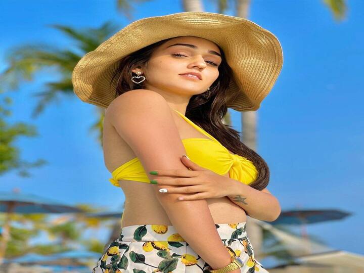 वर्क फ्रंट की बात करें तो हेली इन दिनों टीवी शो इश्क में मरजावां 2 में दिखाई दे रही हैं और तान्या कुर्बान हुआ में लीड रोल निभा रही हैं. इन दोनों ने लाल इश्क में साथ काम किया है और एक बेहतरीन बॉन्ड शेयर किया है. 