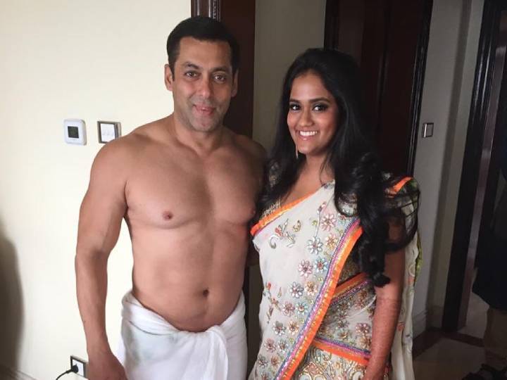 Arpita Khan Salman Khan Photo Sister Shared Her Feeling About Him | अर्पिता  खान ने शेयर की शर्टलेस सलमान खान संग अपनी तस्वीर, भाई के लिए बताई अपनी ये  फीलिंग्स