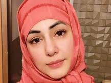 गौहर खान के पिता के निधन के बाद हिना खान ने मांगी दुआ, इंस्टाग्राम पर नमाज अदा करते तस्वीर शेयर कर कही ये बात