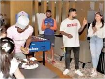 क्रिकेटर रिद्धिमान शाह के बेटे के बर्थडे पर पहुंचे विराट और अनुष्का, वायरल हुई तस्वीरें