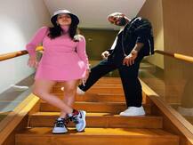 Hardik Pandya Natasa Stankovic Photos: टेस्ट सीरीज़ खत्म होने के बाद वाइफ नताशा के साथ यूं पोज देते दिखे हार्दिक पांड्या, फोटो हो रही वायरल