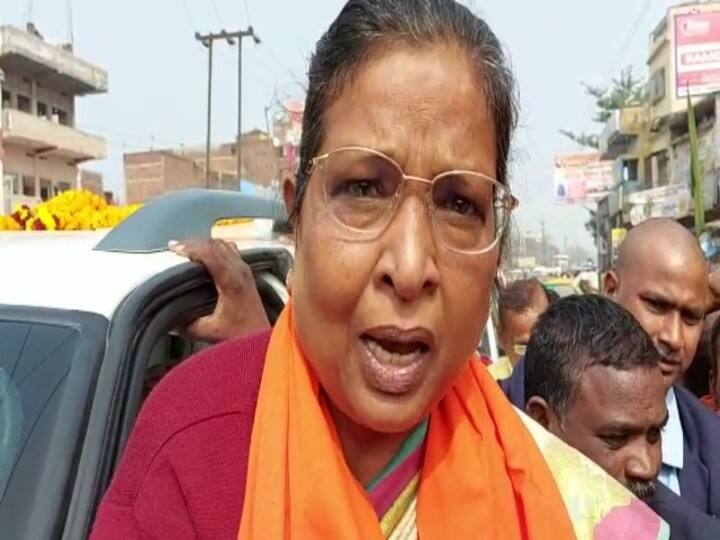 डिप्टी CM रेणु देवी ने गिरिराज सिंह के बयान को बताया गैर वाजिब, कहा- पिटाई किसी समस्या का हल नहीं Deputy CM Renu Devi told Giriraj Singh's statement unwarranted, said - beating is not the solution to any problem ann डिप्टी CM रेणु देवी ने गिरिराज सिंह के बयान को बताया गैर वाजिब, कहा- पिटाई किसी समस्या का हल नहीं