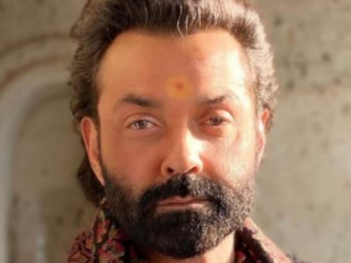 पिता Dharmendra को कोई अवॉर्ड नहीं मिलने से निराश हैं Bobby Deol, कही ये इमोशनल कर देने वाली बात