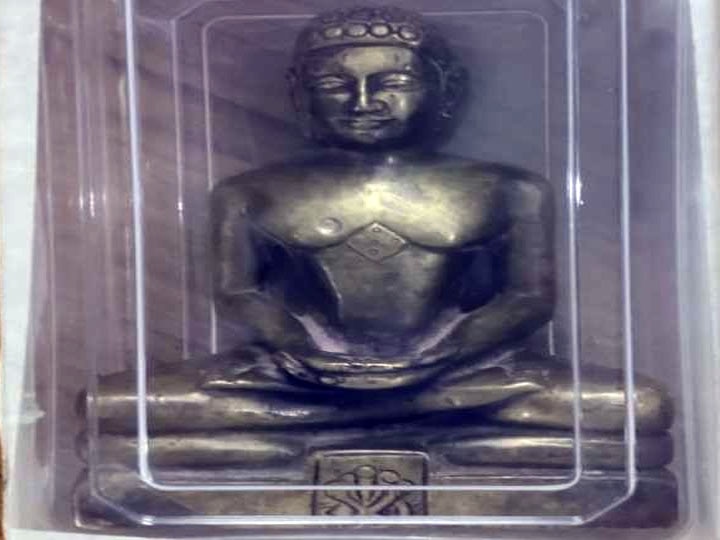 Seven crooks who came to lucknow sell Jain god Parshvanath idol were arrested ann 200 साल पुरानी अष्टधातु की मूर्ति बेचने लखनऊ आए सात बदमाश गिरफ्तार, एक करोड़ में तय हुआ था सौदा