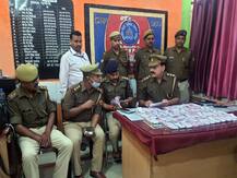 जीआरपी और आरपीएफ को मिली बड़ी कामयाबी, ट्रेन से बरामद किए 1 करोड़ 20 हजार के नकली नोट
