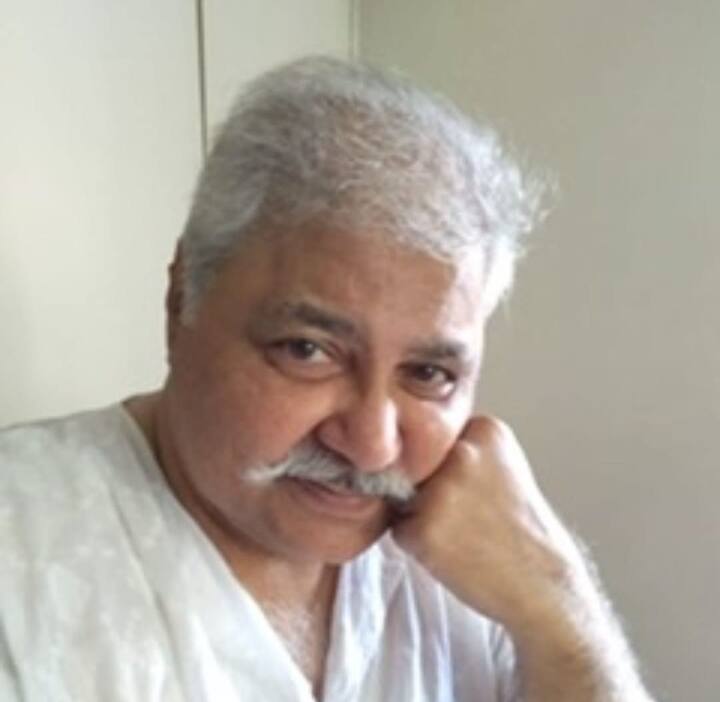 बॉलीवुड एक्टर सतीश शाह ने भी कोरोना का टीका लगवा लिया है. इस दौरान उनके साथ अस्पताल के डॉक्टर्स भी मौजूद थे.