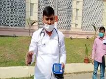 बिहार: आला और बीपी नापने की मशीन लेकर विधानसभा पहुंचे RJD विधायक, जानें- क्यूं?