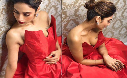 राजनीति में आने और सांसद बनने के बाद भी नुसरत फिल्मों में लगातार एक्टिव हैं. 