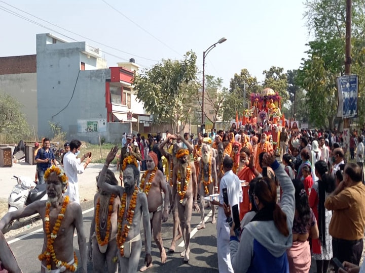 Haridwar Kumbh 2021: तस्वीरों में देखें श्री पंचायती अटल अखाड़े की भव्य पेशवाई