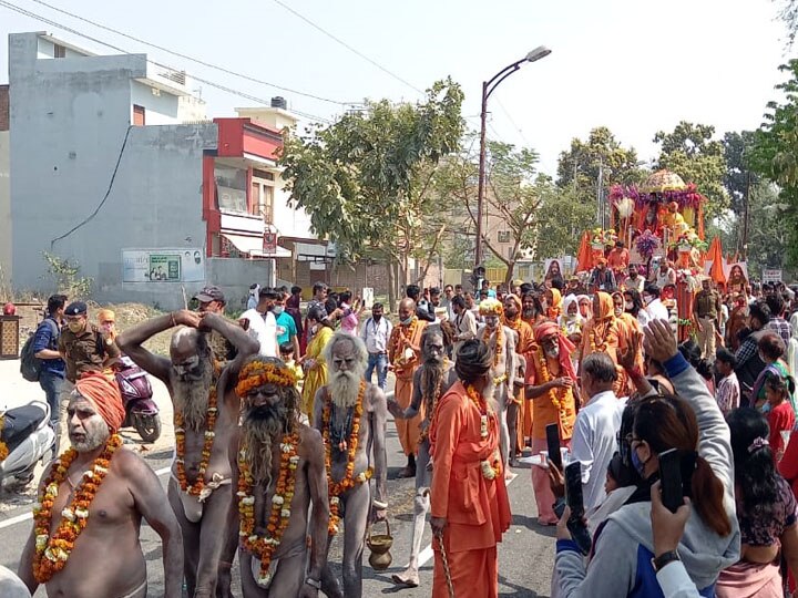 Haridwar Kumbh 2021: तस्वीरों में देखें श्री पंचायती अटल अखाड़े की भव्य पेशवाई