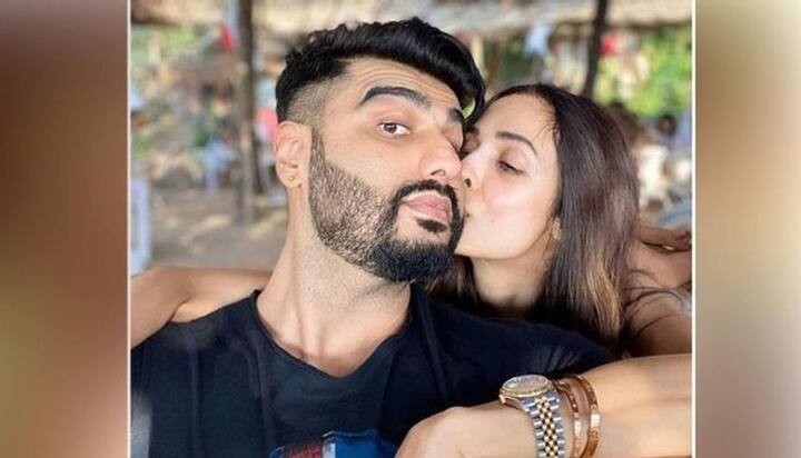 मलाइका और अरबाज़ ने 2017 में अपनी 17 साल पुरानी शादी तोड़कर सबको चौंका दिया था. तलाक के तुरंत बाद मलाइका की अर्जुन से नजदीकियां खुलकर सामने आ गईं.
