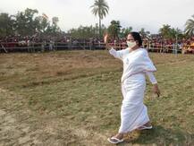 नंदीग्राम में ममता: नामांकन से पहले CM ने मंदिर में की पूजा, दरगाह की ज़ियारत की, लोगों को पिलाई चाय