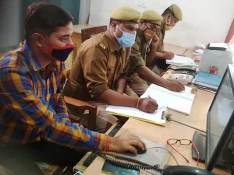 एक फोन कॉल या ट्वीट से होगी शिकायतें दूर, प्रयागराज जोन के एडीजी ने बनाई हेल्पलाइन एक फोन कॉल या ट्वीट से होगी शिकायतें दूर, प्रयागराज जोन के एडीजी ने बनाई हेल्पलाइन