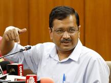 दिल्ली सरकार की राशन डिलीवरी योजना पर केंद्र की रोक, CM केजरीवाल ने बुलाई समीक्षा बैठक