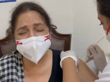 Video: नीना गुप्ता ने लगवाई कोरोना वैक्सीन, सुई देखकर जोर से चिल्लाईं मम्मी-मम्मी
