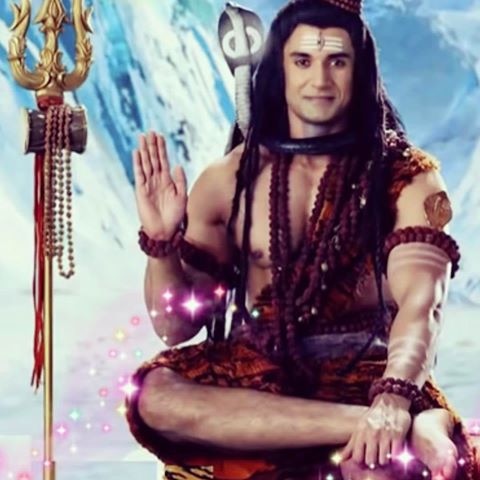 कभी मॉडलिंग से करियर की शुरुआत करने वाले अमित मेहरा भी सीरियल्स में भगवान शिव का किरदार निभा चुके हैं. इसके बाद उन्हें कई काम मिले.वो टीवी रियलिटी खतरों के खिलाड़ी में भी नजर आ चुके हैं. 