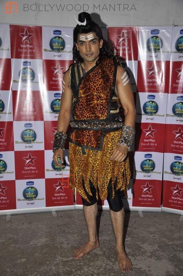 टीवी पर राम के रोल से फेमस हुए गुरमीत चौधरी ने अपने करियर की शुरुआत भगवान शिव के रोल से की थी. इसके बाद वो डांस रियलिटी शो 'झलक दिखला जा' में नजर आ चुके हैं.