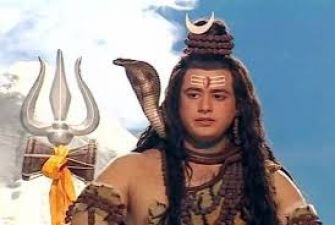 सीरियल 'ओम नमः शिवाय' मैं भगवान शिव का रोल यशोधान राणा ने निभाया था. उनके इस किरदार को आज भी दर्शक याद रखें हुए है. लोगों ने इस रोल में उन्हे बहुत पसंद किया था. 