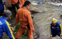 इंडोनेशिया: तीर्थ यात्रियों से भरी बस गिरी खाई में, 26 की मौत 35 घायल