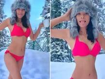 Lopamudra Raut ने बर्फीली पहाड़ियों में कराया बिकिनी फोटोशूट, देखें तस्वीरें