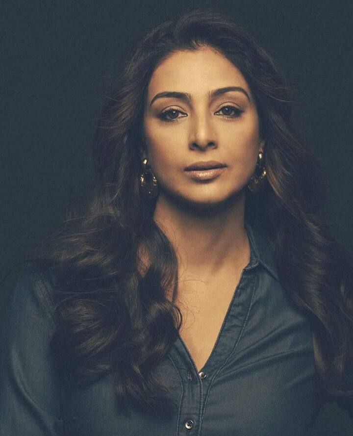 बॉलीवुड की जानी-मानी एक्ट्रेस तब्बू का असली नाम तबस्सुम हाशमी खान है जिसे उन्होंने बदल लिया था. 