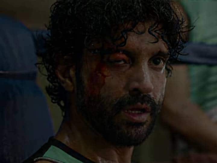 Toofan Teaser Launch farhan Akhtar Boxing punch mrunal thakur paresh rawal Toofaan Teaser: एक गुंडे से बॉक्सर बनने तक सफर दिखाता है ये टीजर, नजर आई फरहान और मृणाल की रोमांटिक केमेस्ट्री