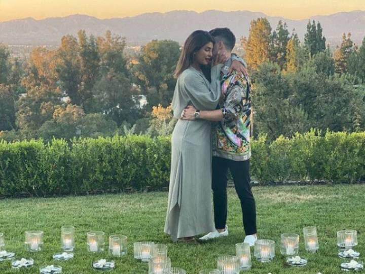 निक जोनस का 'स्पेसमैन' हुआ सुपरहिट, शेयर किया प्रियंका चोपड़ा संग अनसीन तस्वीरें Nick Jonas Spaceman successfull pens heartfelt note with unseen pics of Priyanka Chopra निक जोनस का 'स्पेसमैन' हुआ सुपरहिट, शेयर किया प्रियंका चोपड़ा संग अनसीन तस्वीरें