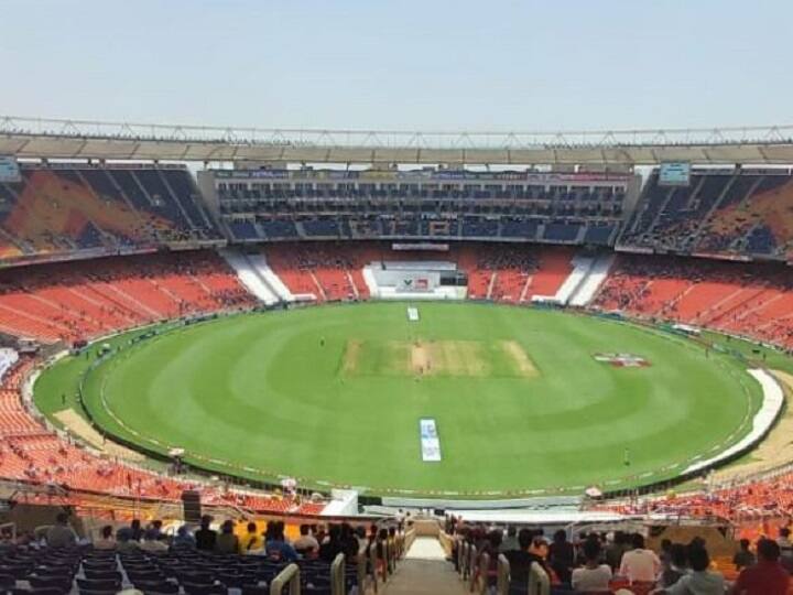 Ind vs Eng T20I: बोर्ड ने लिया अहम फैसला, 50 फीसदी दर्शकों को टी20 सीरीज देखने की इजाजत मिली Ind vs Eng T20I, 50 percent spectators allowed to watch matches by GCS Ind vs Eng T20I: बोर्ड ने लिया अहम फैसला, 50 फीसदी दर्शकों को टी20 सीरीज देखने की इजाजत मिली