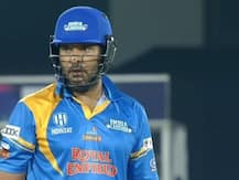 युवराज सिंह ने सिर्फ 20 गेंदो में खेली 49 रनों की विस्फोटक पारी, एक बार फिर जड़े 6 छक्के, देखें वीडियो