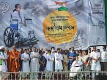 IN PICS: सीएम ममता बनर्जी ने व्हीलचेयर पर बैठकर किया रोड शो, कहा- घायल बाघ होता है ज्यादा खतरनाक