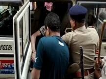 बिहार: रंगे हाथ पकड़ने के बाद लोगों ने चोर की जमकर की पिटाई, पुलिस ने अधमरे अवस्था में किया रेस्क्यू