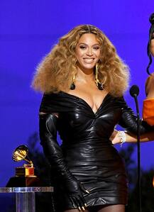 Grammys awards 2021: 28 बार Grammy अवॉर्ड जीतने वाली पहली फीमेल सिंगर बनीं Beyonce, तस्वीरें देखें
